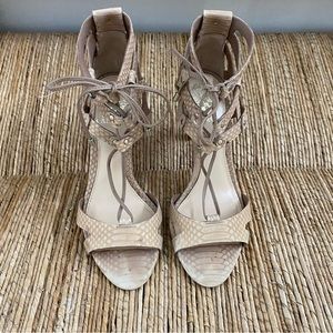 Vince Camuto Cream / Tan Faux Snake Tie Front Pumps Size 6.5